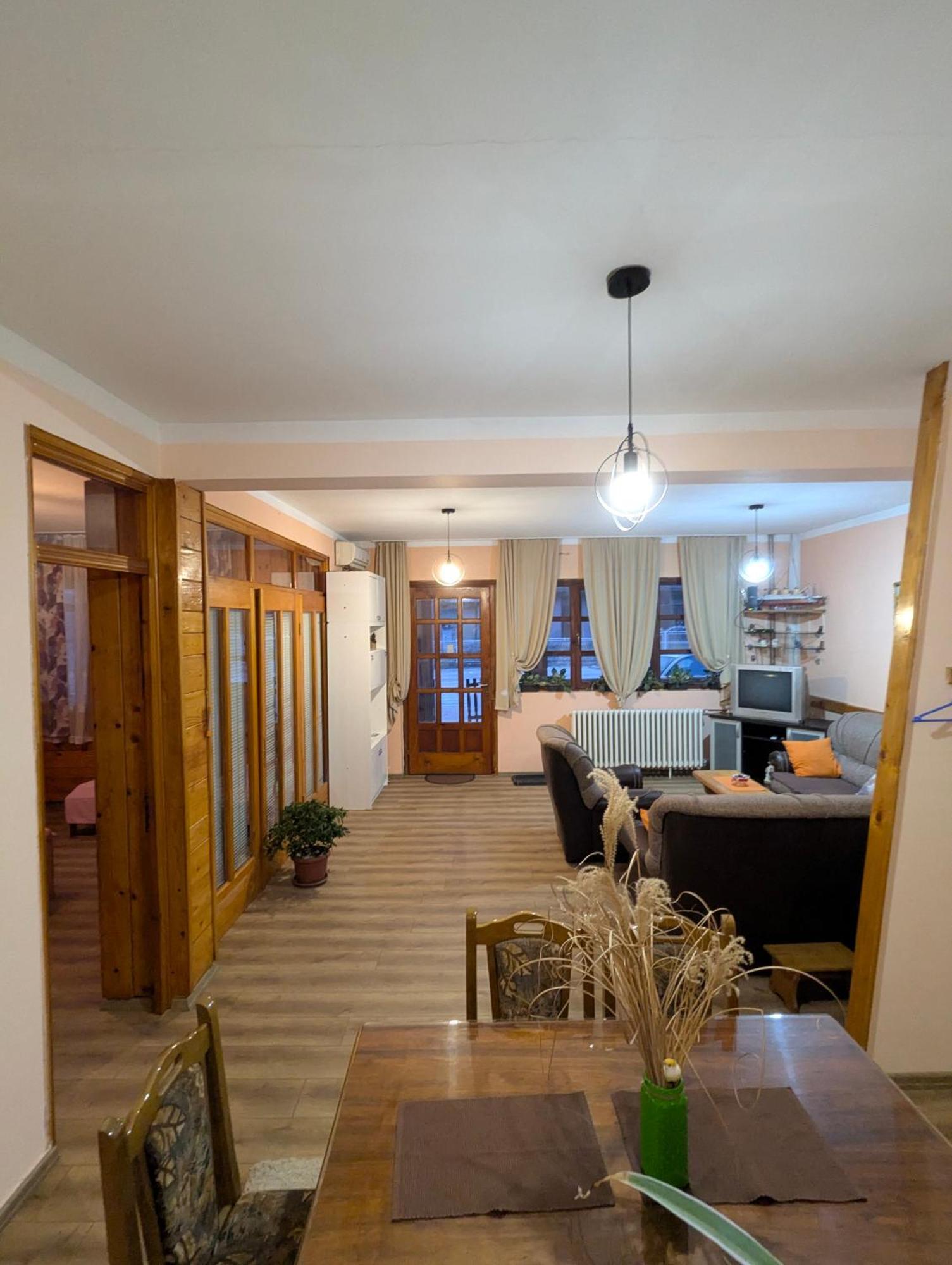 Apartman Dunja I Milos โมกราโกรา ภายนอก รูปภาพ