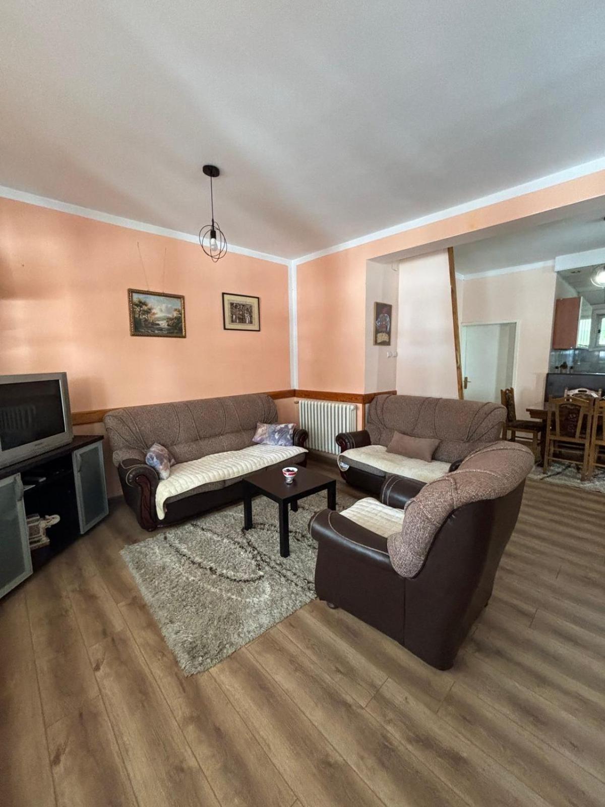 Apartman Dunja I Milos โมกราโกรา ภายนอก รูปภาพ